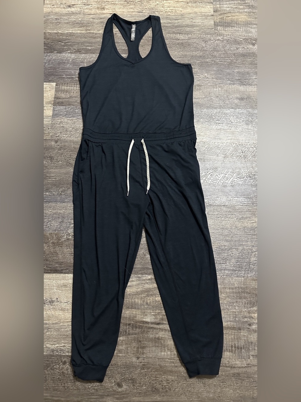 Vuori Women's Lux Large Navy Jumpsuit Romper Athletic Tank Top Style VW426
